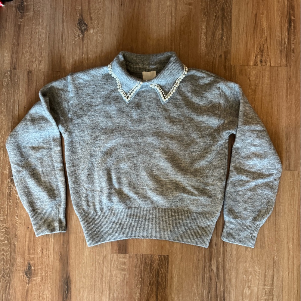 NWOT H&M Gray Sweater with Pearl Collar